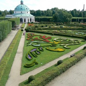 články 42 kvetna zahrada kromeriz
